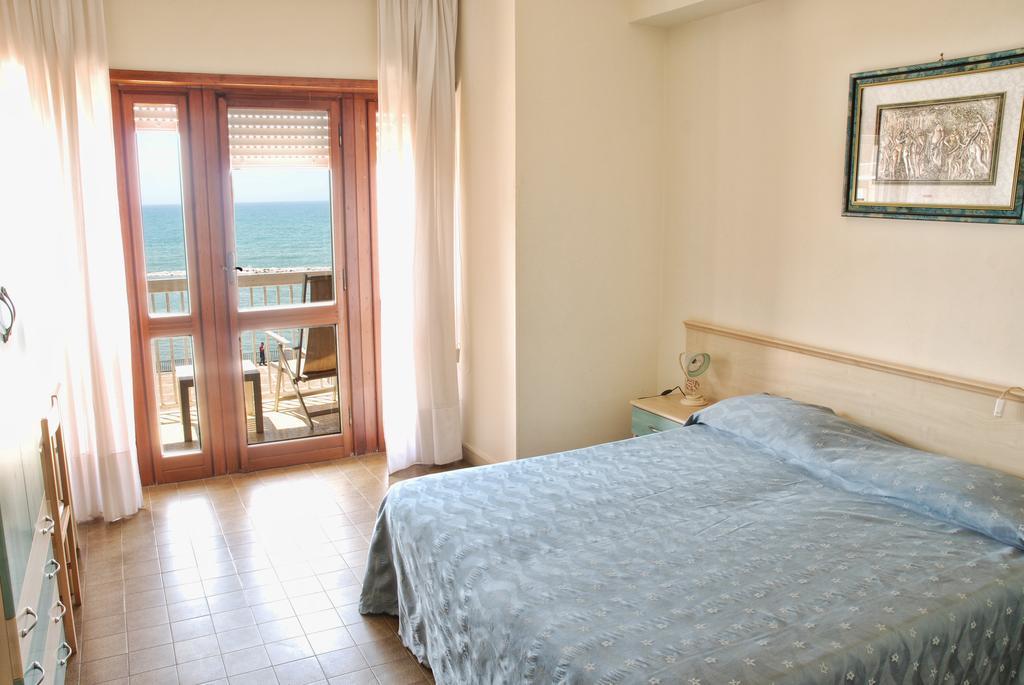Hotel Scacciapensieri Nettuno Ngoại thất bức ảnh