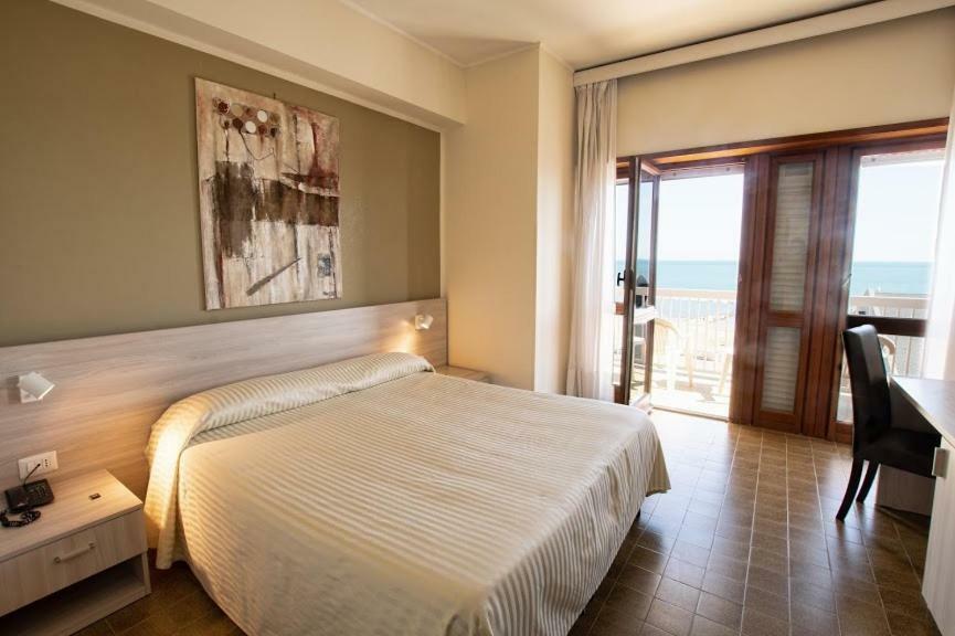 Hotel Scacciapensieri Nettuno Ngoại thất bức ảnh