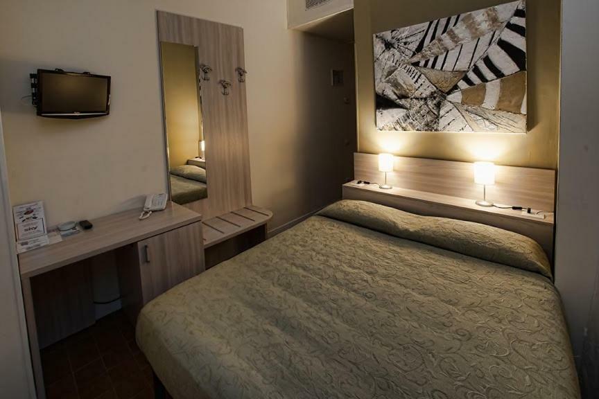 Hotel Scacciapensieri Nettuno Ngoại thất bức ảnh