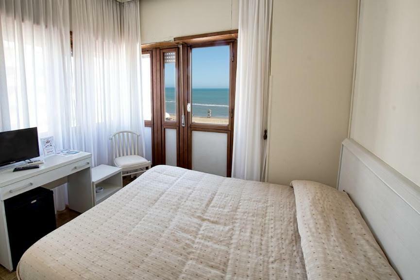 Hotel Scacciapensieri Nettuno Ngoại thất bức ảnh