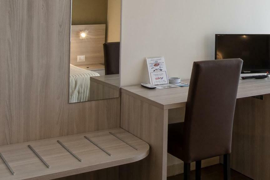 Hotel Scacciapensieri Nettuno Ngoại thất bức ảnh