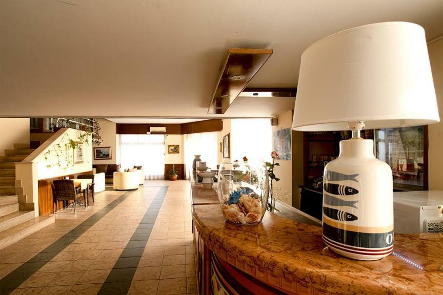 Hotel Scacciapensieri Nettuno Ngoại thất bức ảnh