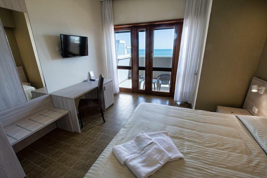 Hotel Scacciapensieri Nettuno Ngoại thất bức ảnh