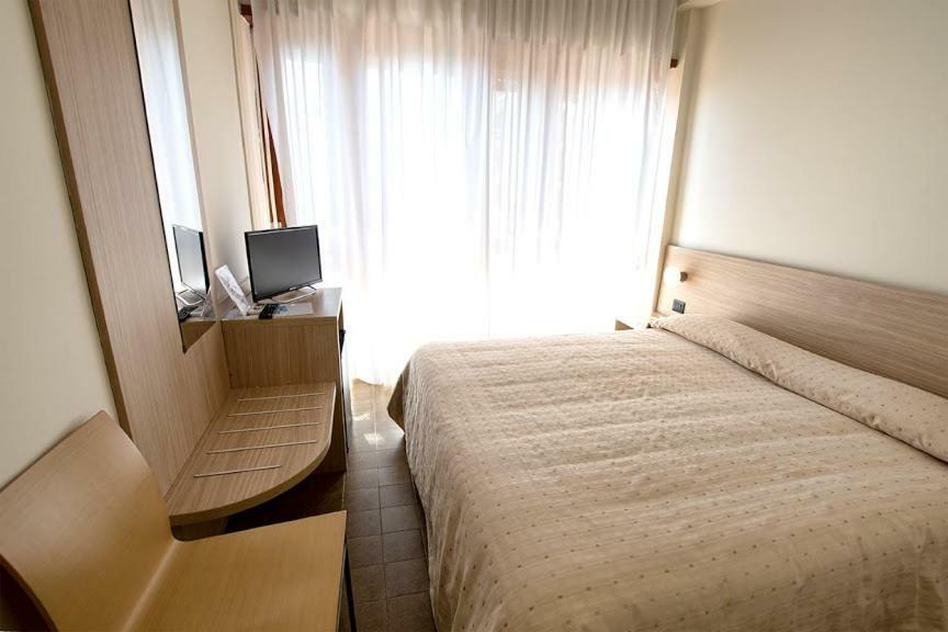 Hotel Scacciapensieri Nettuno Ngoại thất bức ảnh